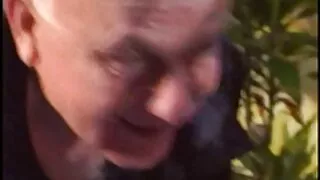 Une femme brune passionnée suce une vidéo video femme mature porno de sexe en caméra cachée