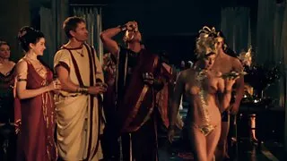 Cette salope folle de bite avec de beaux seins va à video mature nue l'extérieur