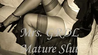 Une blonde affamée de sexe se fait bouffer la chatte et video femme mure nue baiser fort
