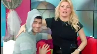 Cette nana folle video mature coquine de sexe dit toujours oui et elle aime le sexe par derrière