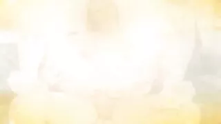 La nymphe sexy lesbienne mature du printemps Nesty chevauche une bite dans sa cour