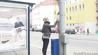 Sale bombasse aimant la bite se fait bien travailler l'anus sur le femme mure aime baiser sol