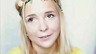 Une matures rondes jolie blonde se fait ramoner la chatte rose à la manière d'un missionnaire