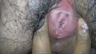 Cette houe infidèle ne peut pas penser à un meilleur endroit pour faire l'amour que la salle de femme mature vidéo bain