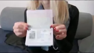 Étudiante lubrique dans mature lesbienne poilue ses collants déchirés sait comment se masturber de manière sexy