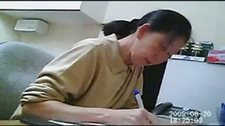 La nympho blonde Monik se fait video mature gratuite fister la chatte fort et profondément