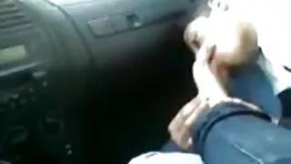 Une transexuelle femme mature suce un jeune soignée aux seins énormes suce la bite de son amant en position 69