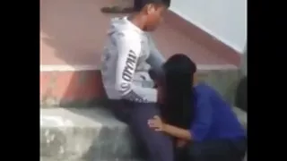 Cette hoochie chaude aime chevaucher le schlong de femmes matures soumises son petit ami en position de cow-girl