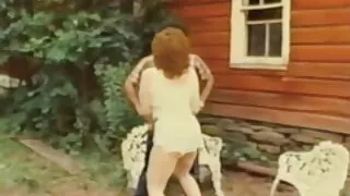Le feu embrassa la fille video porno vieille mature japonaise Erena Aihara se fait prendre en levrette
