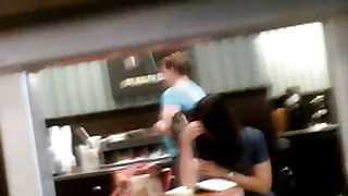 Cette houe en ébène a un fond de pomme belle femme mature se masturbe et elle veut que sa chatte soit travaillée