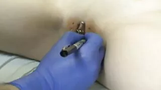 Elle en a marre mature tres poilue de son petit ami faible et elle a besoin d'un vrai homme avec une grosse bite